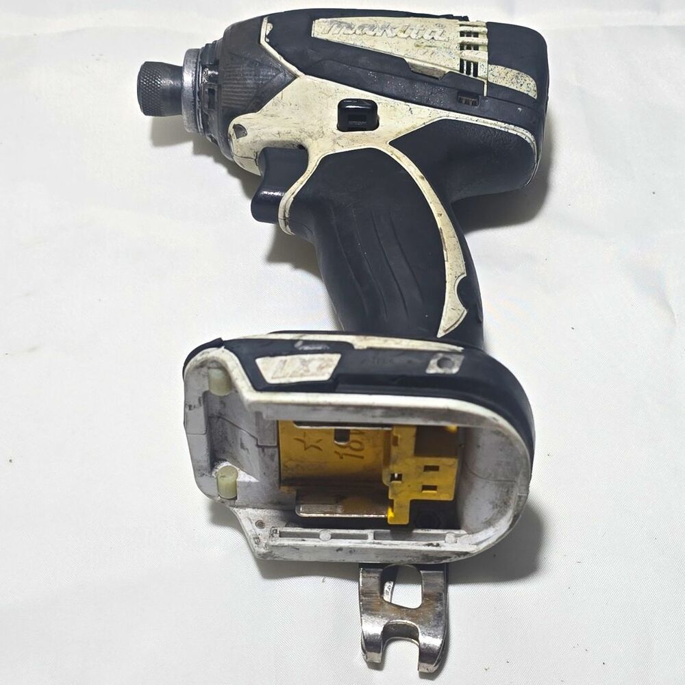 Makita XDT04 18V LXT 1/4" Hex Cordless Impact Driver White Compact Tool Only